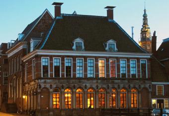 Hotel Corps de Garde has Balcony rooms