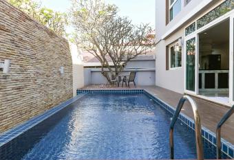 Golden Sea Pool Villa Hua Hin has Balcony rooms