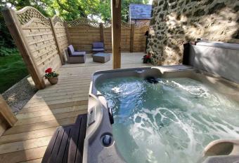 Blackberry Barn has Balcony rooms