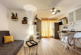 Appartement bord de mer has Balcony rooms