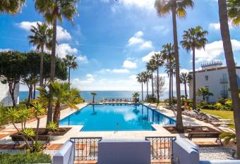 Fabulous apartment - Frontline beach has Balcony rooms