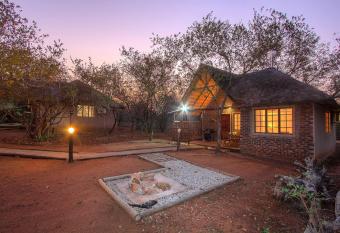 South Safari Lodge has Balcony rooms