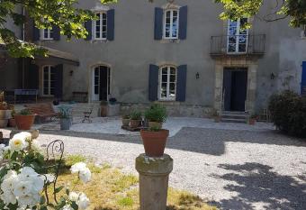 domaine de Capoulade allows 18 year olds to book a room