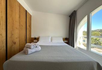 Amazing apt on the beach with terrace 03 has Balcony rooms