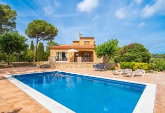 Hauzify I Casa Tamariu has Balcony rooms