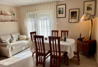 Budapest Airport Smiley House has Balcony rooms