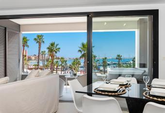 Spacious Wellness Beach apartment Junogu has Balcony rooms