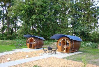 Schlaffass bei Meyerh  ms allows 18 year olds to book a room