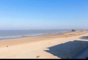 Golfsuite 13 has Balcony rooms