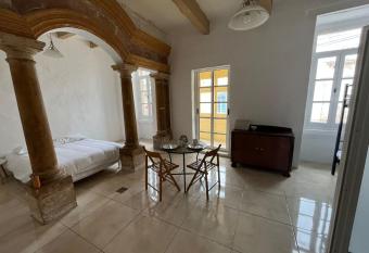 House 15 has Balcony rooms