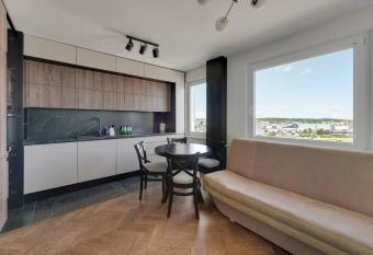 Apartament City View Gdynia by Grand Apartments allows 18 year olds to book a room
