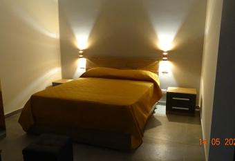 polahouse has Balcony rooms