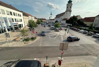 Central Plaza family apartment 2 bedroom has Balcony rooms