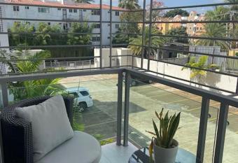 Exclusivo Apartamento Familiar allows 18 year olds to book a room