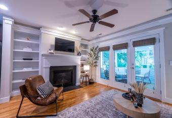 Retreat w/Patio, Just Steps from Main St Davidson has Balcony rooms