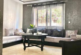 Yogi, spacieux & lumineux has Balcony rooms