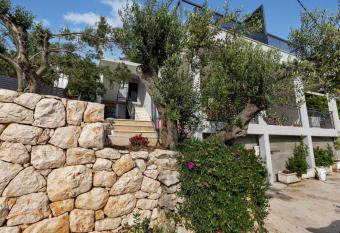 Apartments Lucky has Balcony rooms