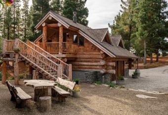 Homewood Forest Retreat has Balcony rooms