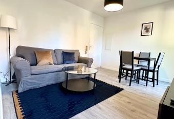 Aux portes de Strasbourg has Balcony rooms