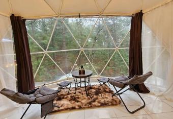 Encanto Natural 1 has Balcony rooms