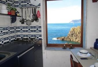 Voce del Mare allows 18 year olds to book a room