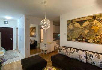 Apartman Centar 18 has Balcony rooms