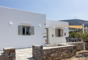 Villa Anneza Nikola has Balcony rooms