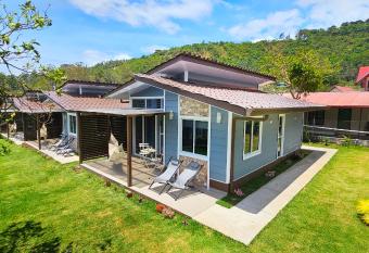 El Cielo by Villa Alejandro has Balcony rooms