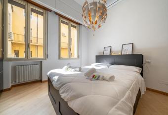 [Duomo] Delizioso appartamento nel cuore di Modena allows 18 year olds to book a room