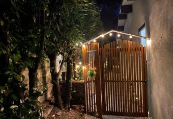 Hudson Homes&Suite has Balcony rooms