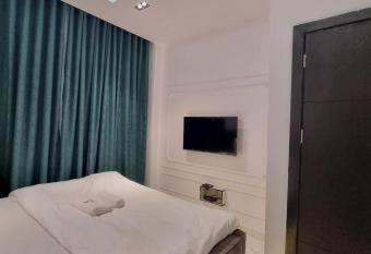 D English allows 18 year olds to book a room