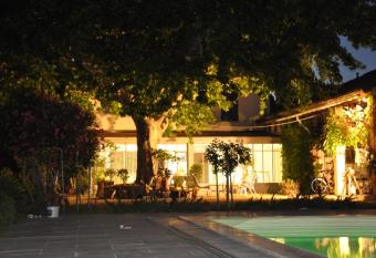 la ferme de tonton Jules 1 allows 18 year olds to book a room