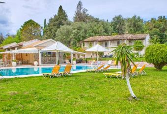 Vintage Resort Studio 16 has Balcony rooms