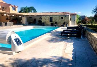 Le Soustet allows 18 year olds to book a room