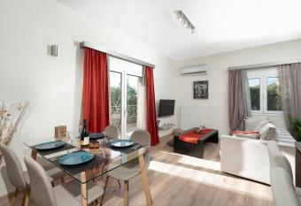 MTC-SfS Apartment by the sea and Airport has Balcony rooms