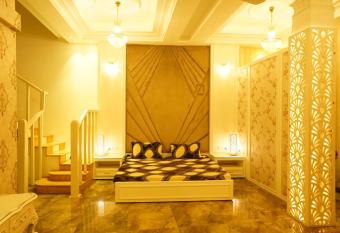 The White Castle has Smoking/Balcony rooms