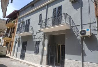 TOTI&MARY HOME has Balcony rooms