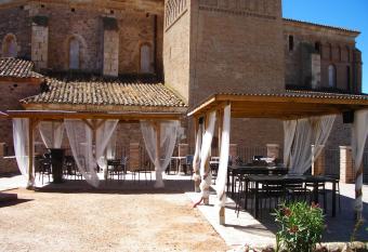 Complejo Rural Lifara has Balcony rooms