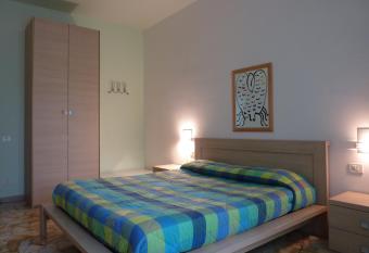 A Firenze da Paolo allows 18 year olds to book a room