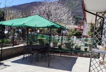 casa vacanze    Tra cielo e mare    Agerola has Balcony rooms