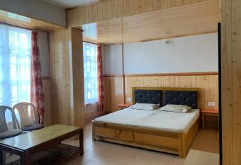 Hotel Palbheu Inn has Balcony rooms