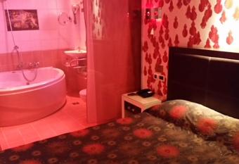 HOTEL PRIVE allows 18 year olds to book a room