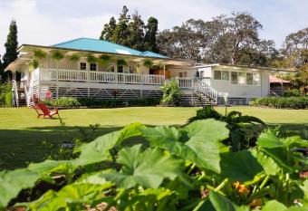 Aloha Junction Guest House - 5 min from Hawaii Volcanoes National Park has Balcony rooms