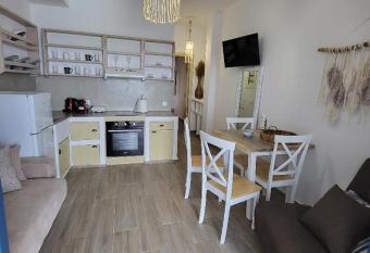                                                                                            3 Larerooms 3 has Balcony rooms