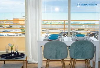 Boutique Home Ostia Holiday has Balcony rooms