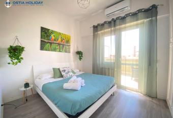 Ostia Holiday Skyline has Balcony rooms