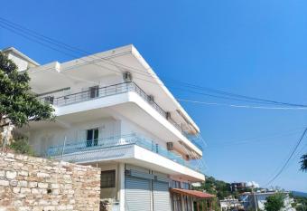 Kolagji Rooms has Balcony rooms