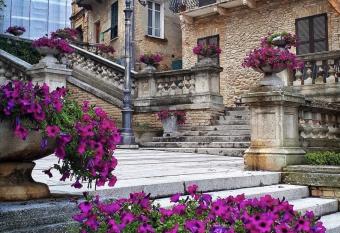 Ferruccio s House has Balcony rooms