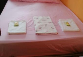 HOSPEDAJE VH has Balcony rooms