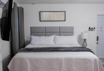 Feliz House LLC allows 18 year olds to book a room